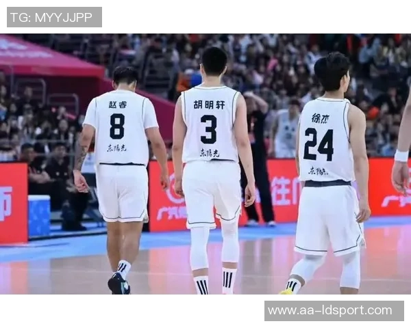 杜锋分享广东篮球全运会夺金瞬间展现团队荣耀与拼搏精神 杜锋分享广东篮球全运会夺金瞬间展现团队荣耀与拼搏精神